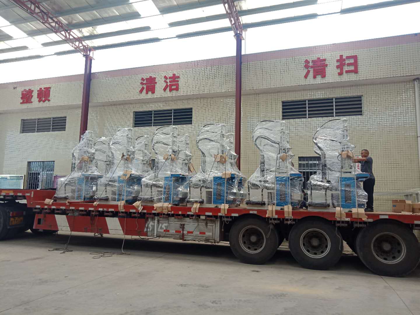 立式注塑機生產廠家 立式注塑機生產廠家